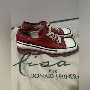 Vintage Donald J Pliner Sneakers from early 2000’s so cool great condition sz 6